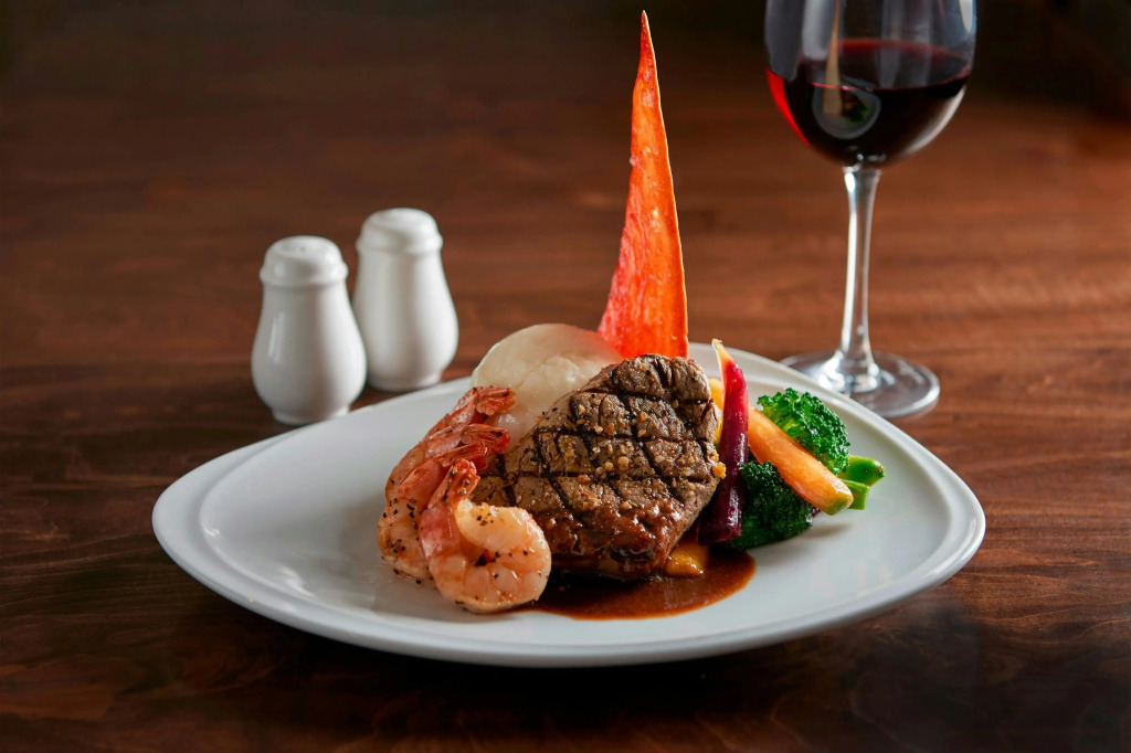 Econo Lodge Inn & Suites Toronto Airport