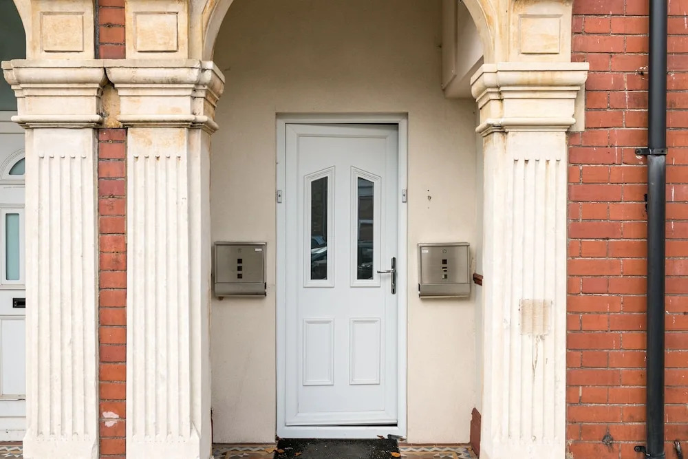 KVM - Kensington Apartment