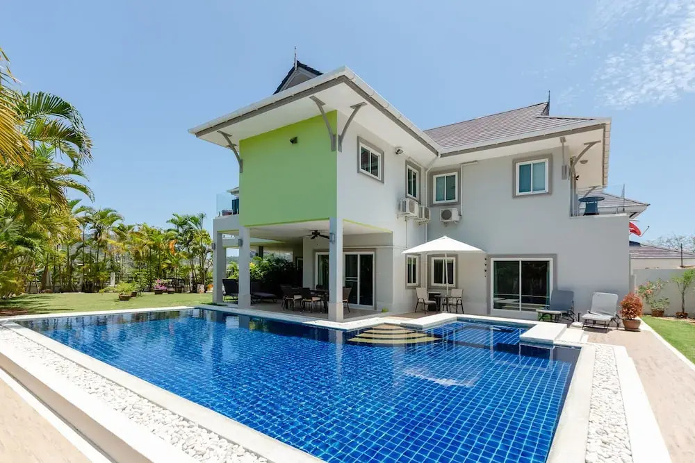 3 Bedroom Pool Villa With Amazing Views TH2