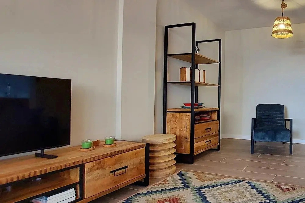 Flat in Villajoyosa with Sea Views & Pool
