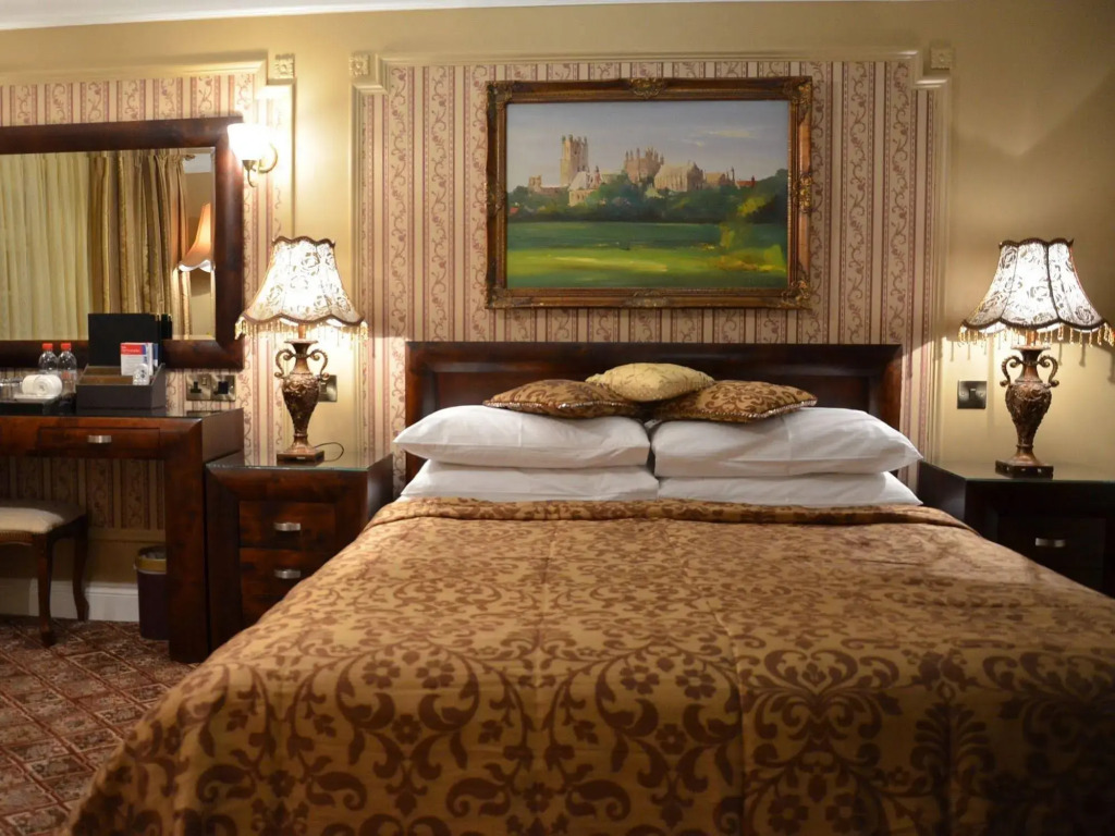 Riverside Inn