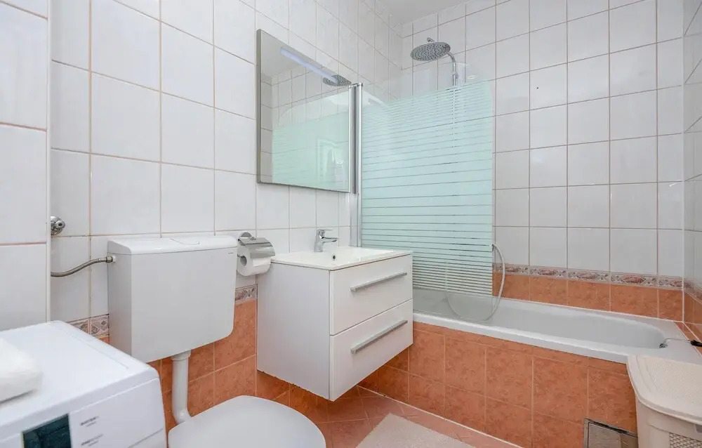 Nice Apartment in Baska Voda With Wifi and 1 Bedrooms