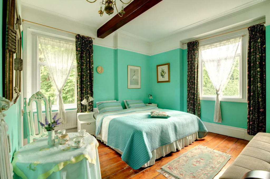 Dawson Place, Juliettes Bed and Breakfast