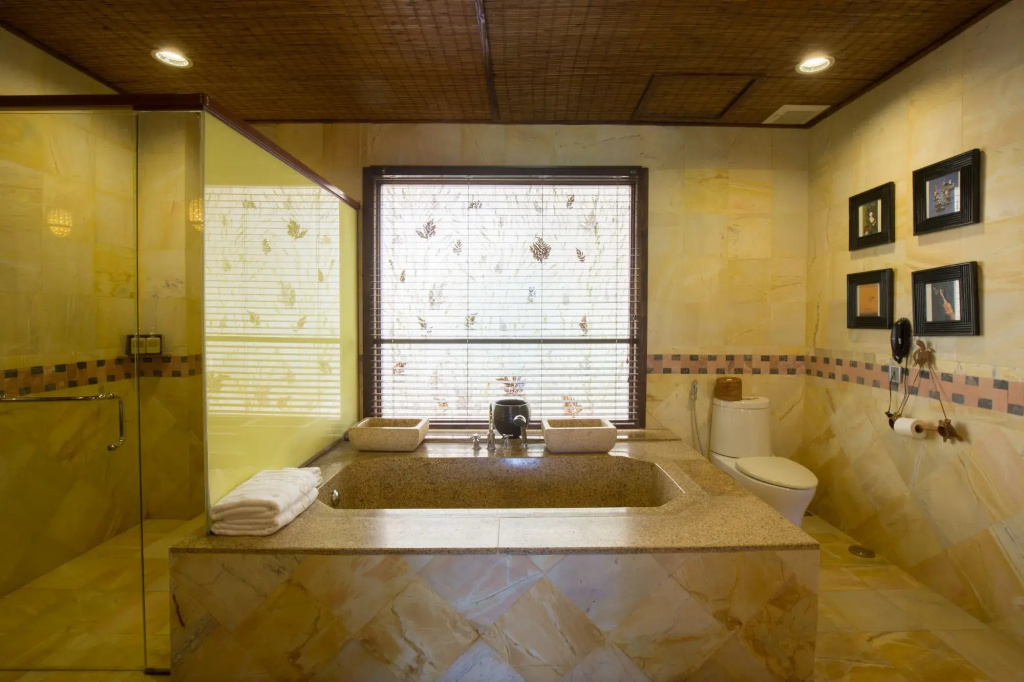 Diamond Bay Resort & Spa