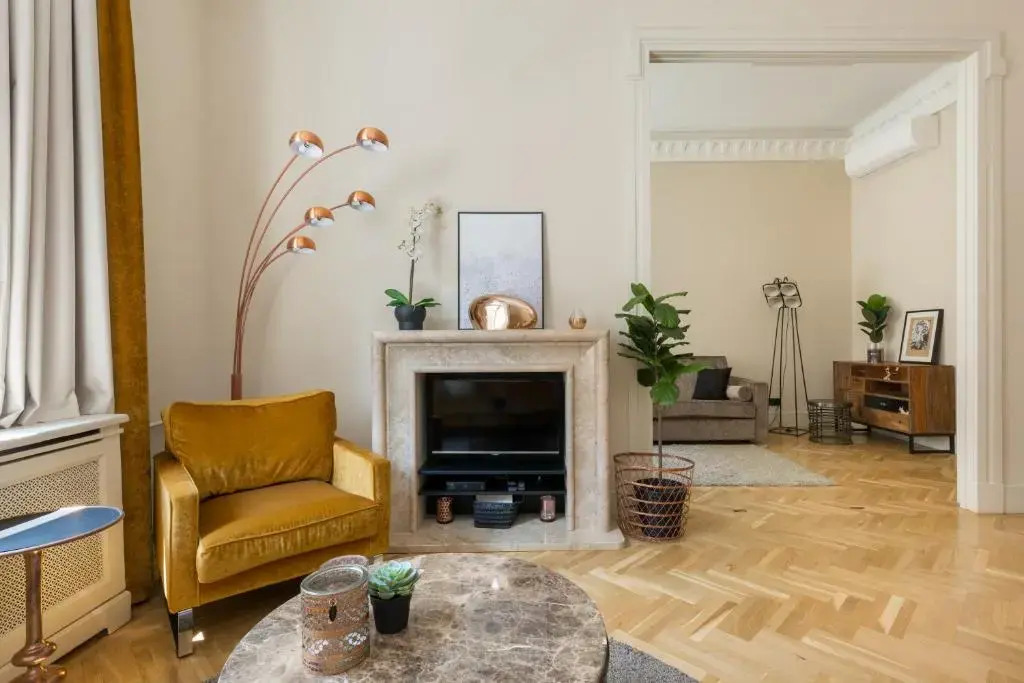 Danube Dream Home In The Absolute Center