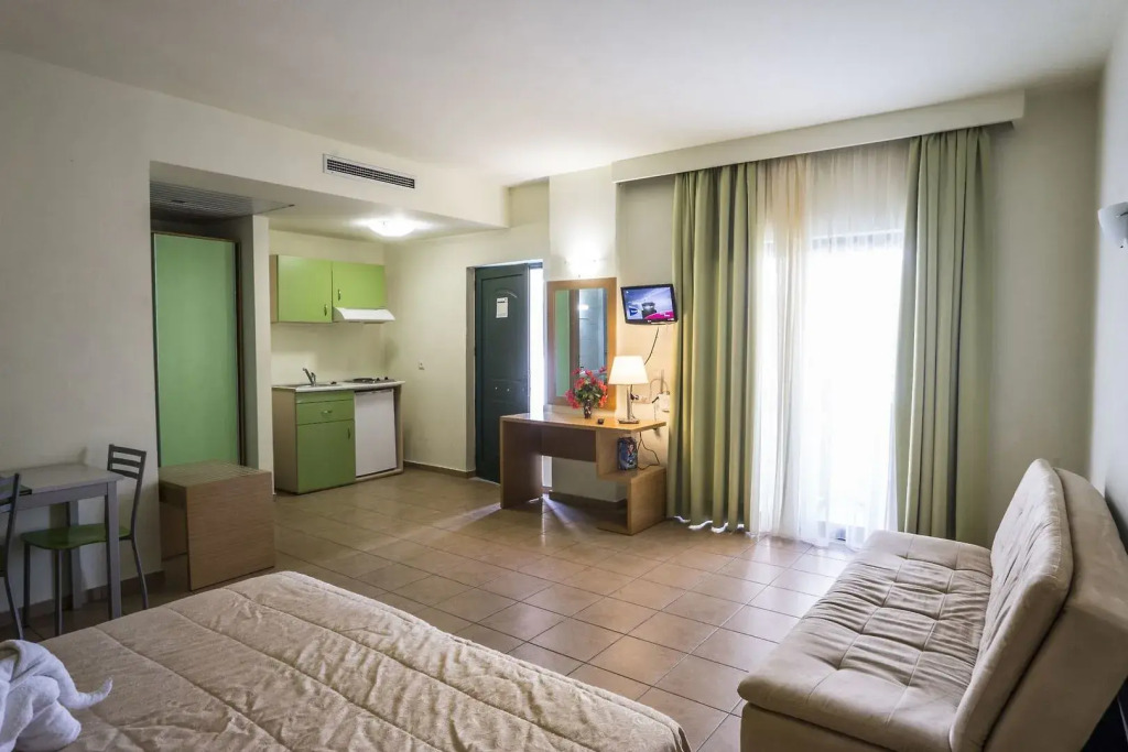 Athina Beach Hotel