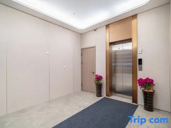 Yijianglou Hotel (Tonglu Fuchunjiang)