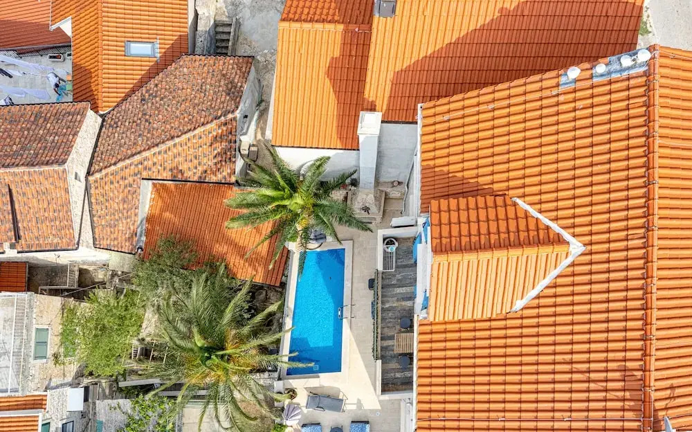 Villa Capitis in the Centre - Deluxe Apartment with Swimming Pool