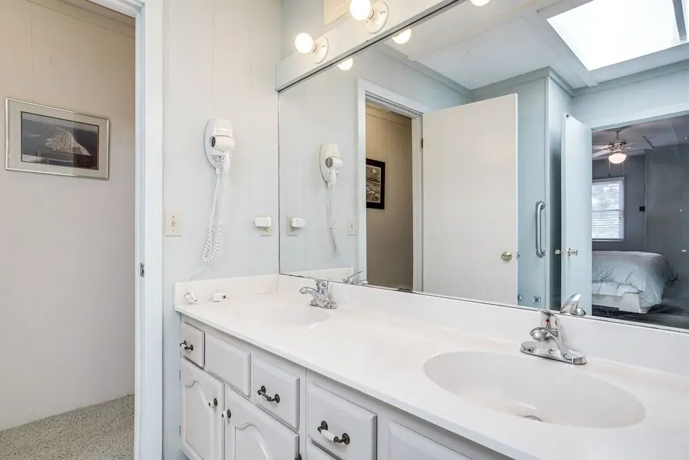 2 Mi to Beach: Gem w/ Enclosed Patio in Selbyville