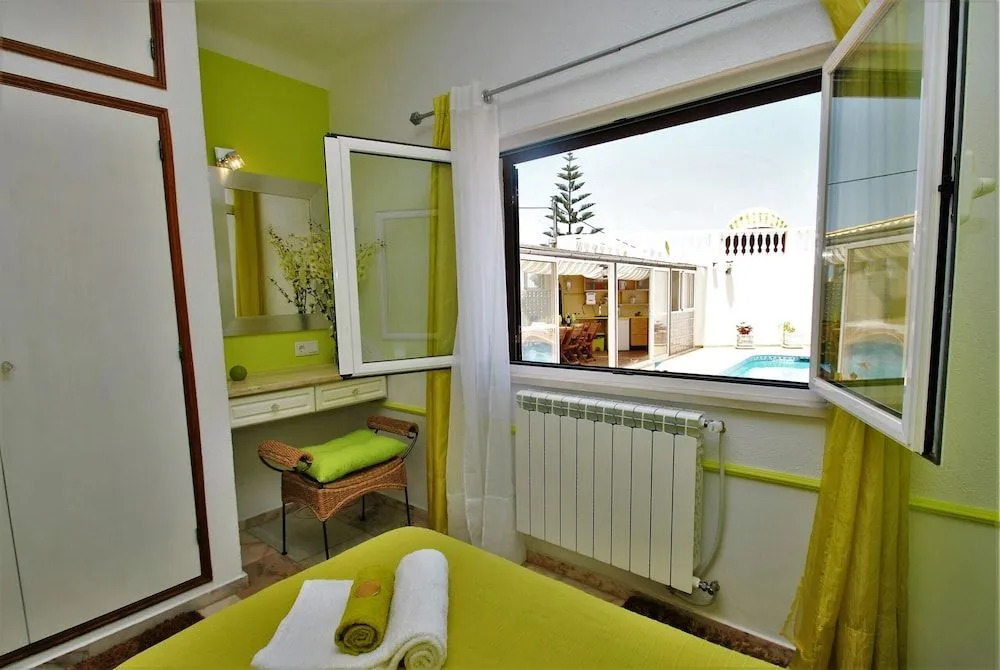 Villa Dominica - com BBQ e piscina aquecível em Carvoeiro