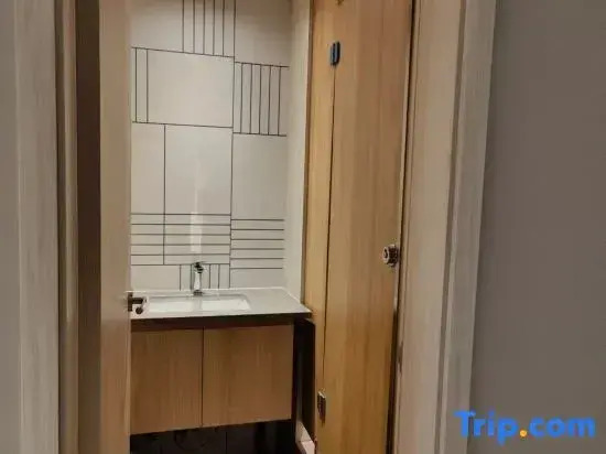 Home Inn·Neo (Zhoukou Jiaotong Road Wuyi Square Branch)