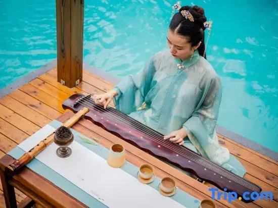 Floral Hotel·Wuzhen Mushe Shiguang Hot Spring hotel