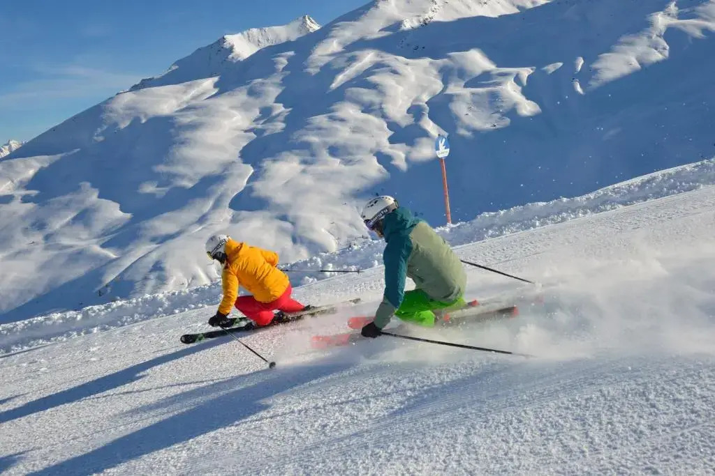 Mountain Living Apartments - Ski-In & Ski-Out