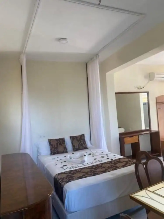 Breeze Bay Hotel Diani