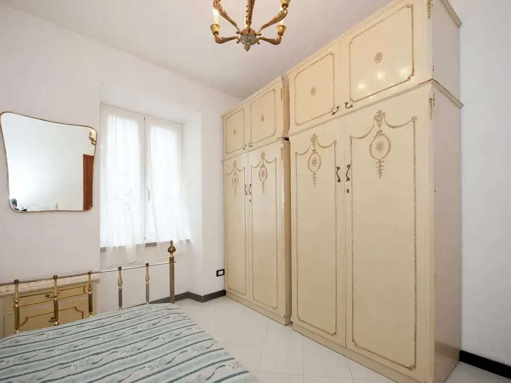20 km from the 5 Terre, in a small town, 3-room apartment, terrace with view