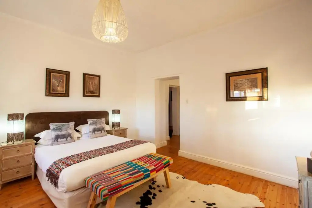 Inverdoorn Game Reserve Lodge