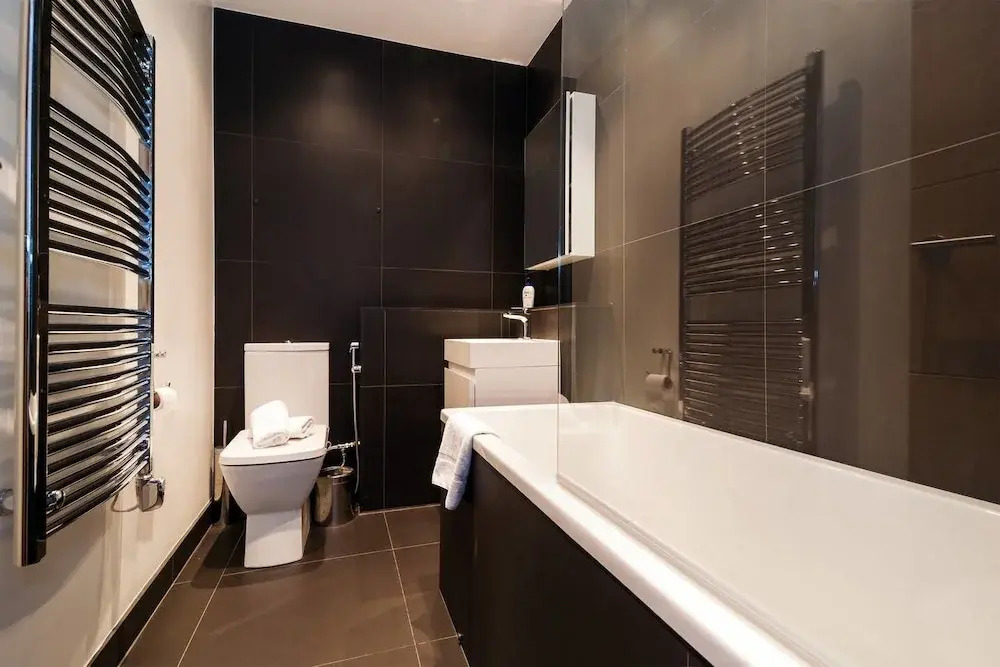 Bright New Flat Perfect Location!