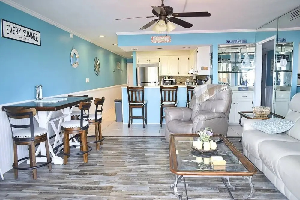 Ocean Shores 301 3 Bedroom Condo by RedAwning, North Myrtle Beach