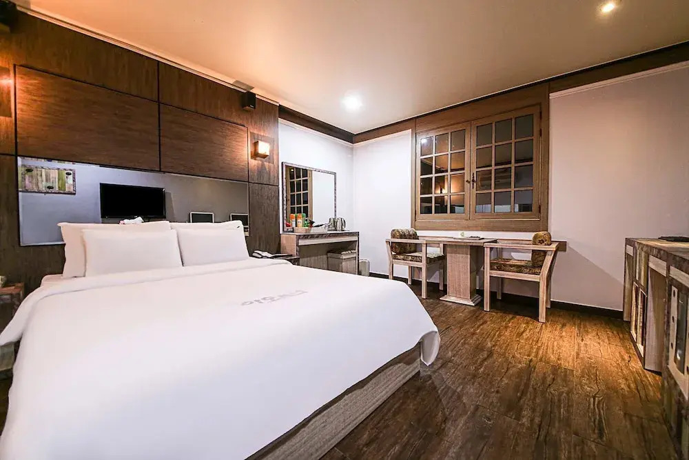 Amore Motel