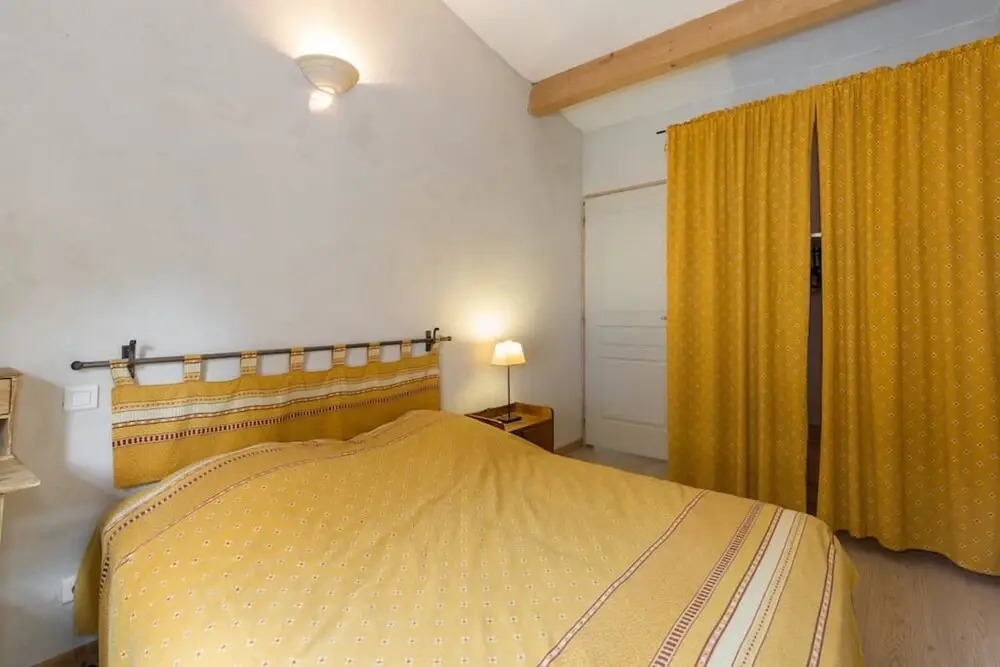 House With 2 Bedrooms in L'isle-sur-la-sorgue, With Terrace and Wifi