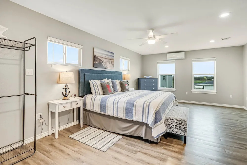 Wade Into Life 3 Bedroom Home By Redawning