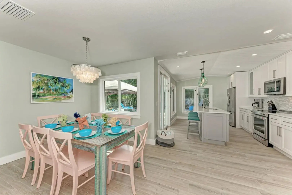 Sea La Vie - 205 - 55th