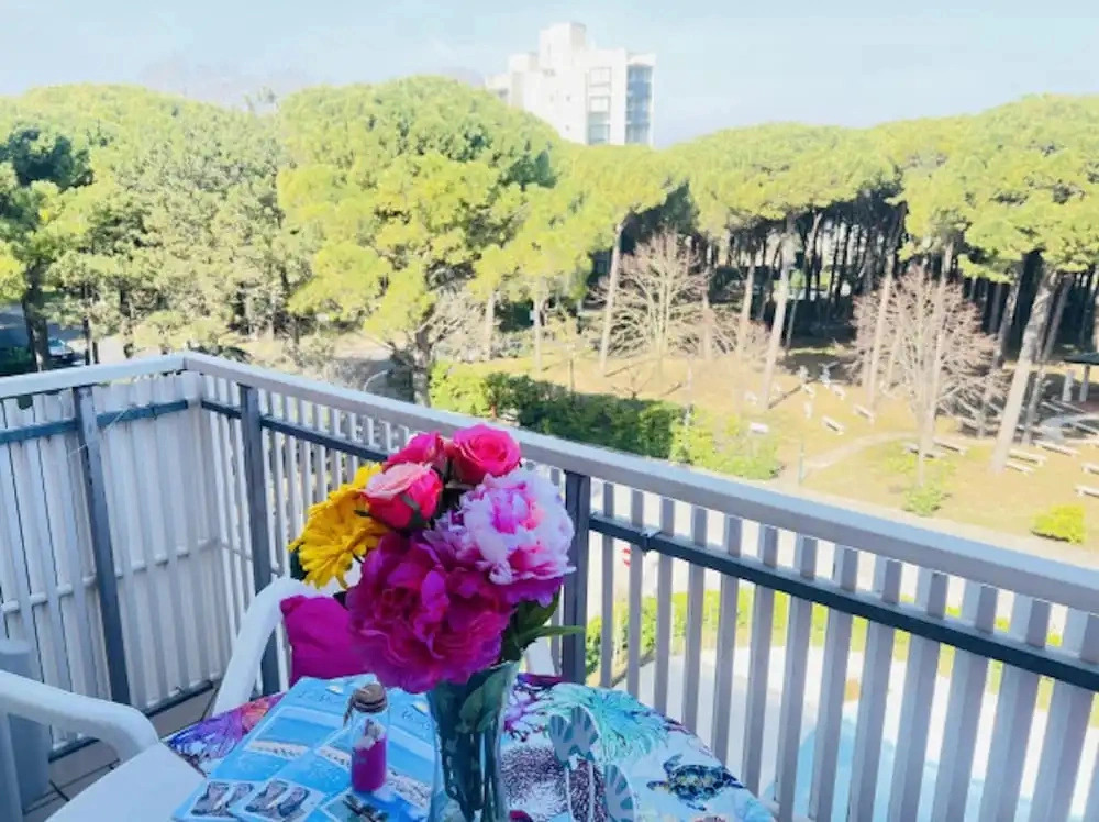 Airy Apartment With Balcony-beahost