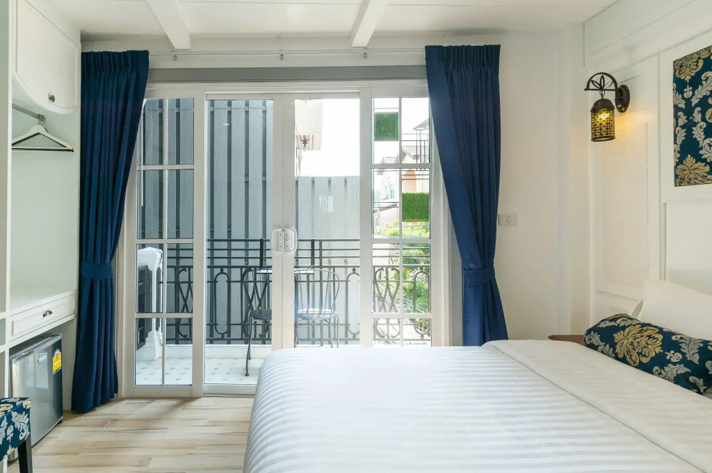 White Ivory Bed And Breakfast