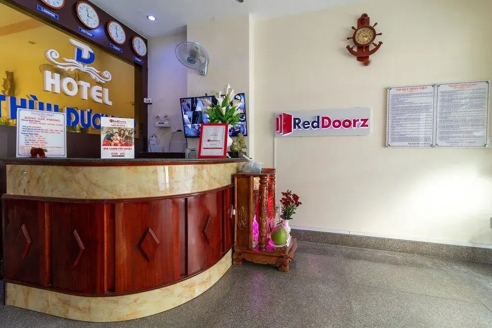 RedDoorz near Lotte Cinema Cong Hoa