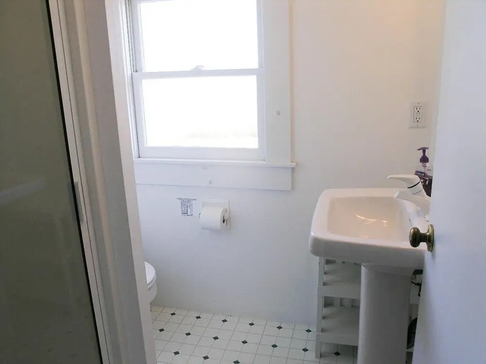180 Main Street - One Bedroom House