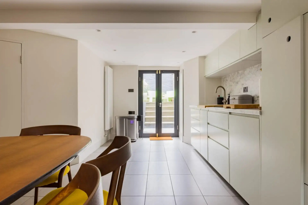 Georgian Townhouse with Sun Terrace & Garden
