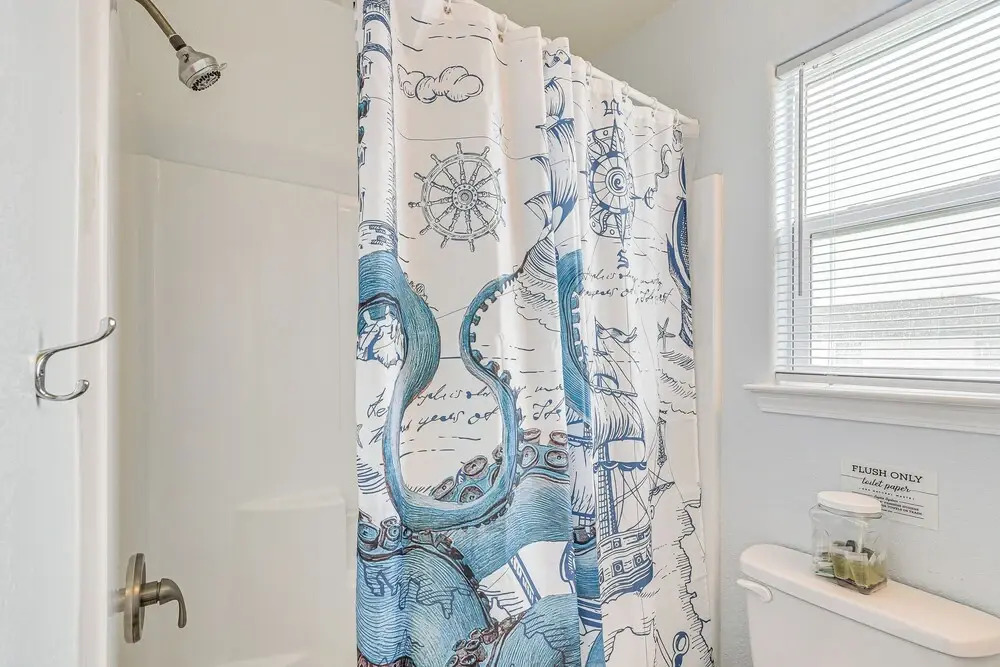 Walk to Shore & Eats: Surfside Beach Gem w/ Deck
