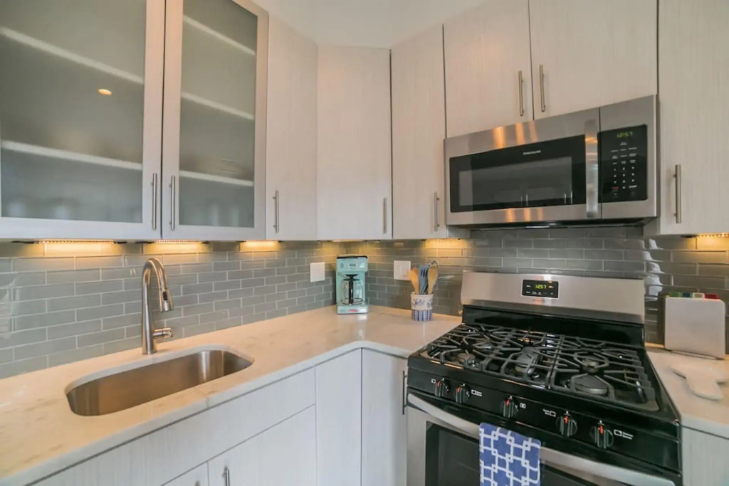 755, Unit D · 2 bedroom home in Fairmont w/ Roofdeck and Balcony