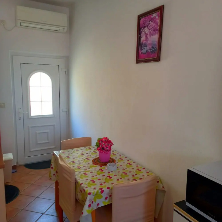 Pretty Apartment With Terrace on Island Rab