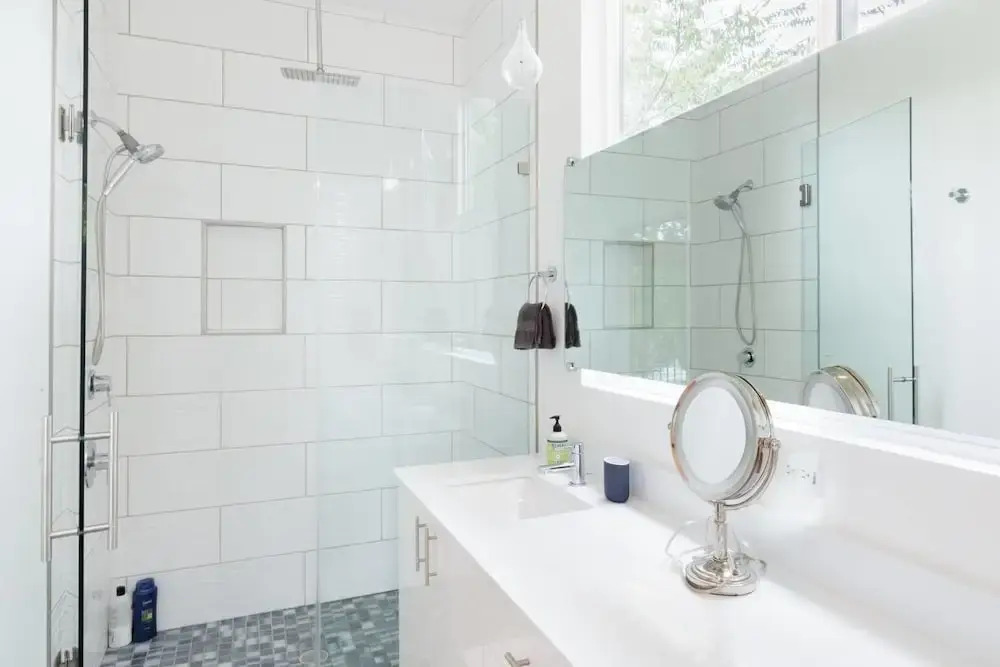 Bask in Light at an Artistic Townhouse Minutes From Downtown