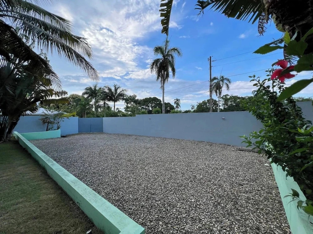 Cozy 7BR Villa BIG Pool Close to Beach