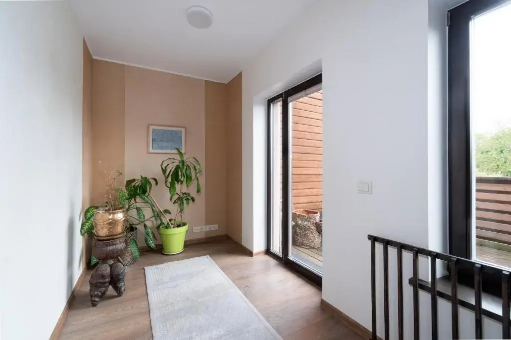 Unique 3 floor apartment. Garden, great location!