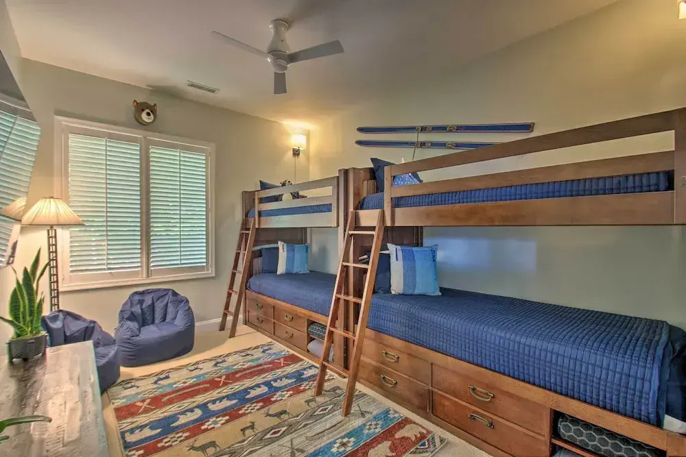 Grand Chalet w/ Hot Tub - Near Wintergreen Resort