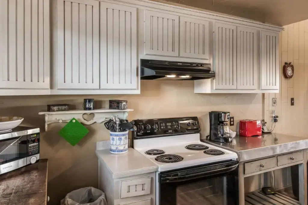 Fox Hollow Condo #35, 2 Bedrooms, Sleeps 4, Decks, Washer and Dryer
