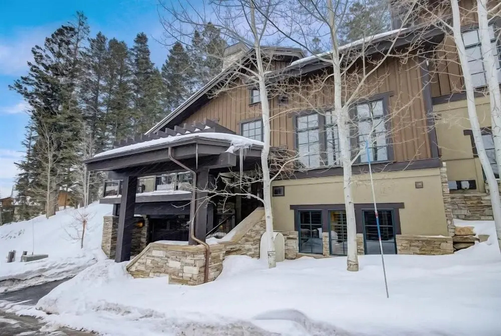 The Lookout by Avantstay Beautiful Mountain Escape w/ Hot Tub & Movie Theatre