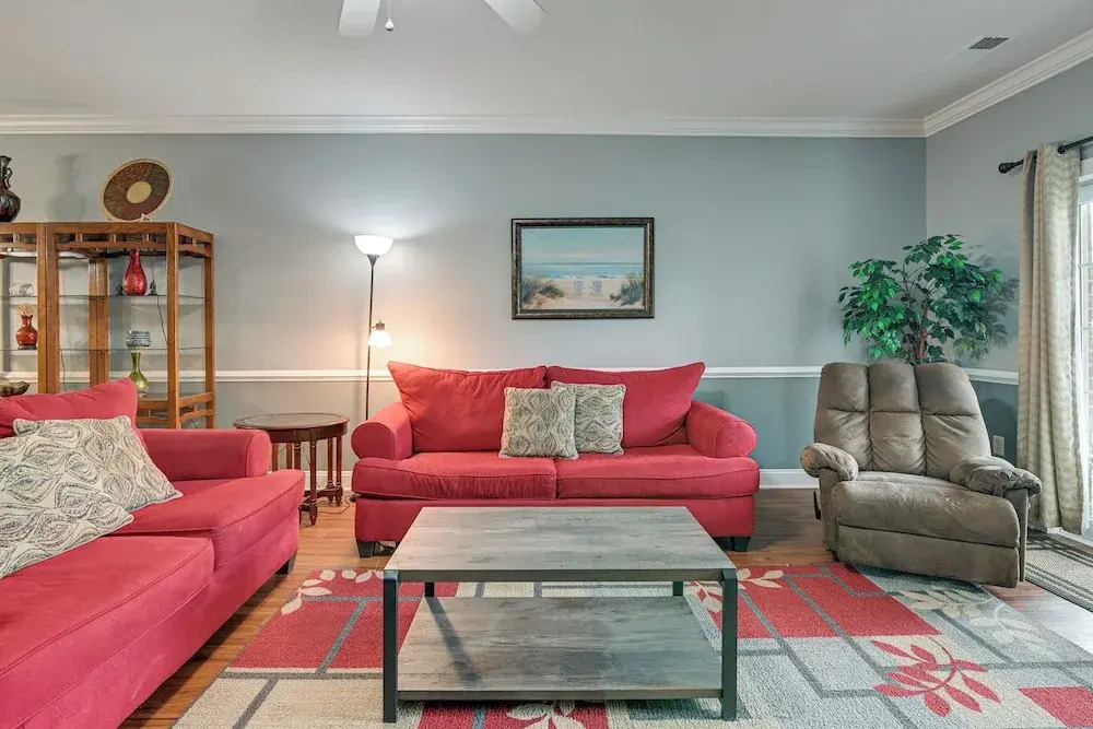 3 Mi to Broadway at the Beach: Condo w/ Pool!