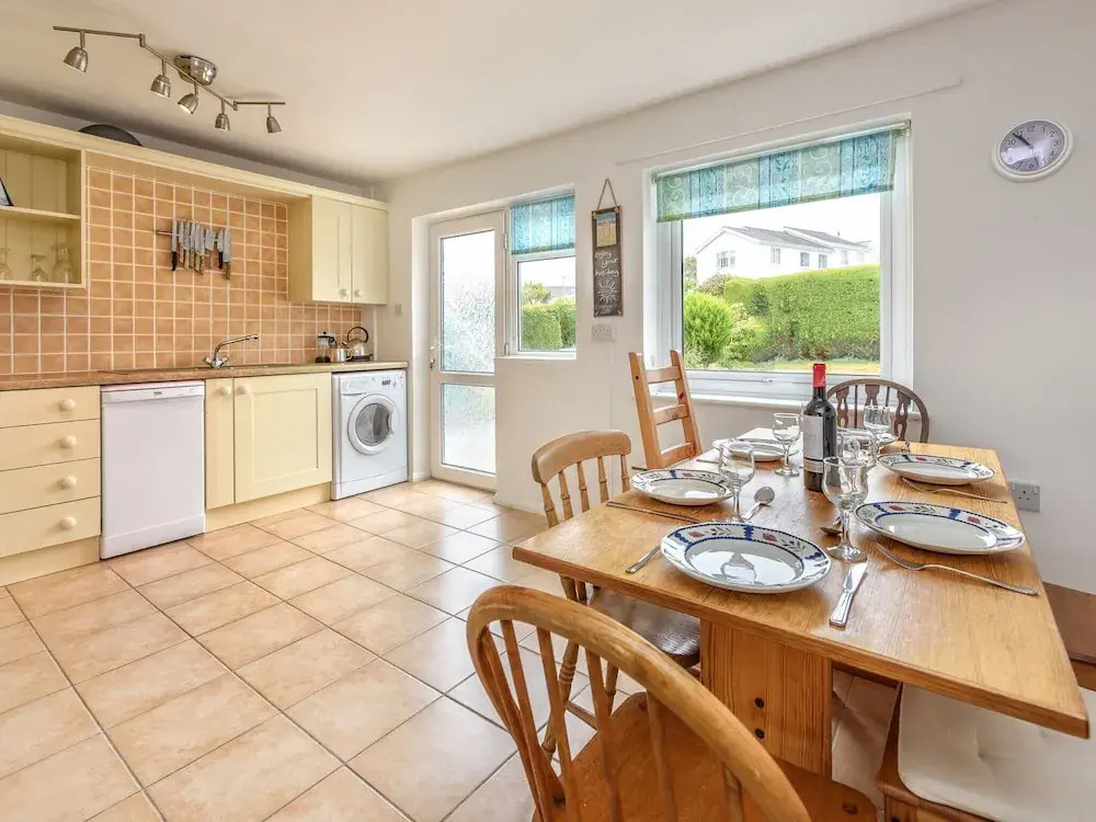 Spacious, Beachy Holiday Home on the Edge of Abersoch