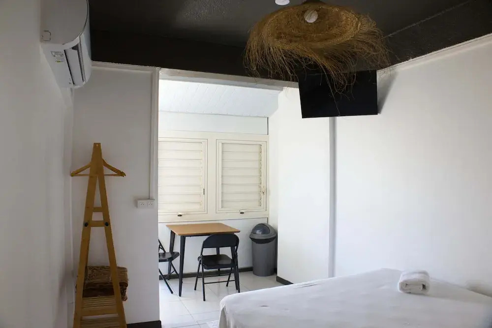 Airport Manini Lodge Studio 9