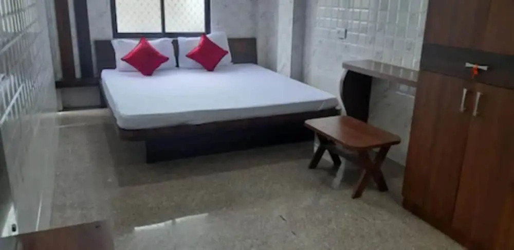 Goroomgo Sea Smile Lodge Puri