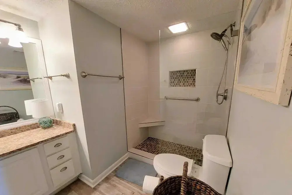 Shoalwater 1102 3 Bedroom Condo by RedAwning