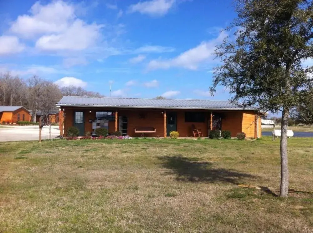 Shady Oaks Cabins & RV Park