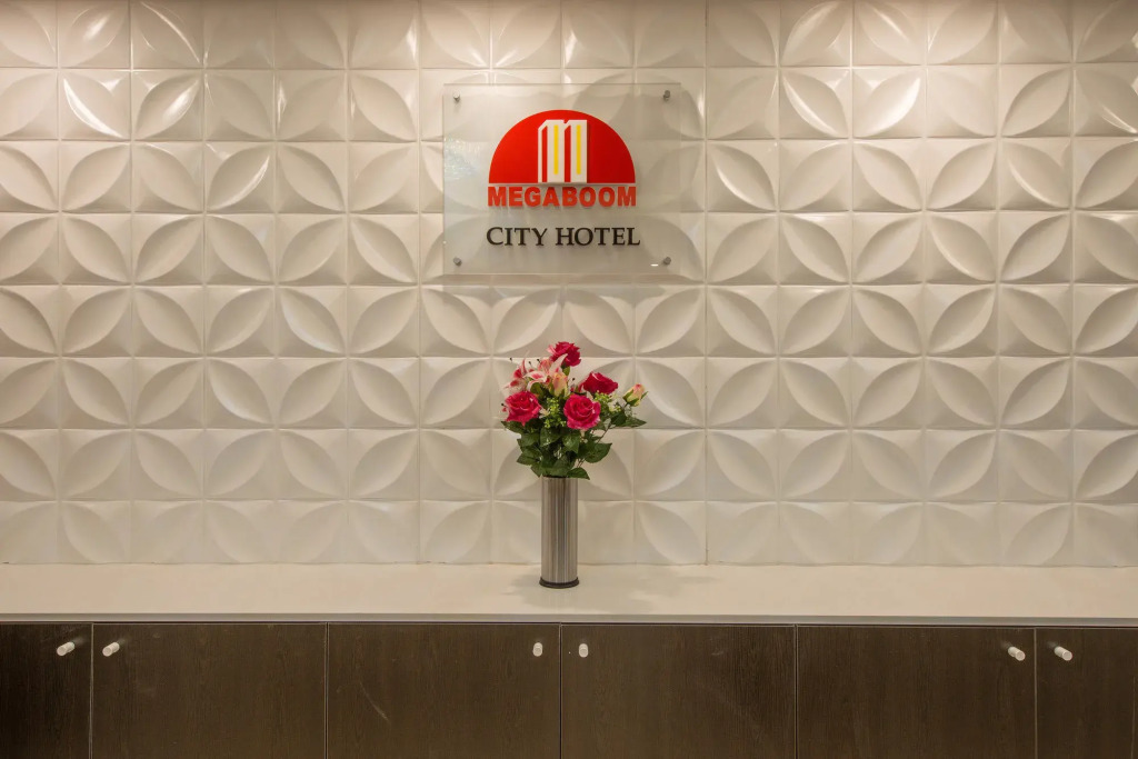 Megaboom City Hotel