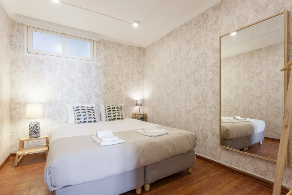 Liberty Duplex I By Lu Holiday