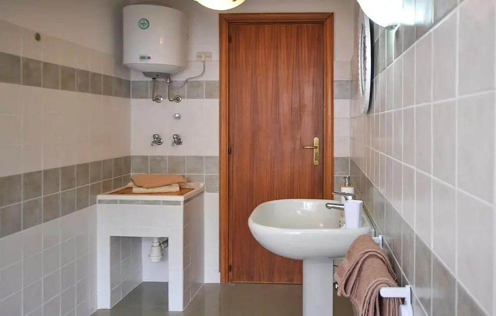 Amazing Home In Maria Di Castellabate With Wifi