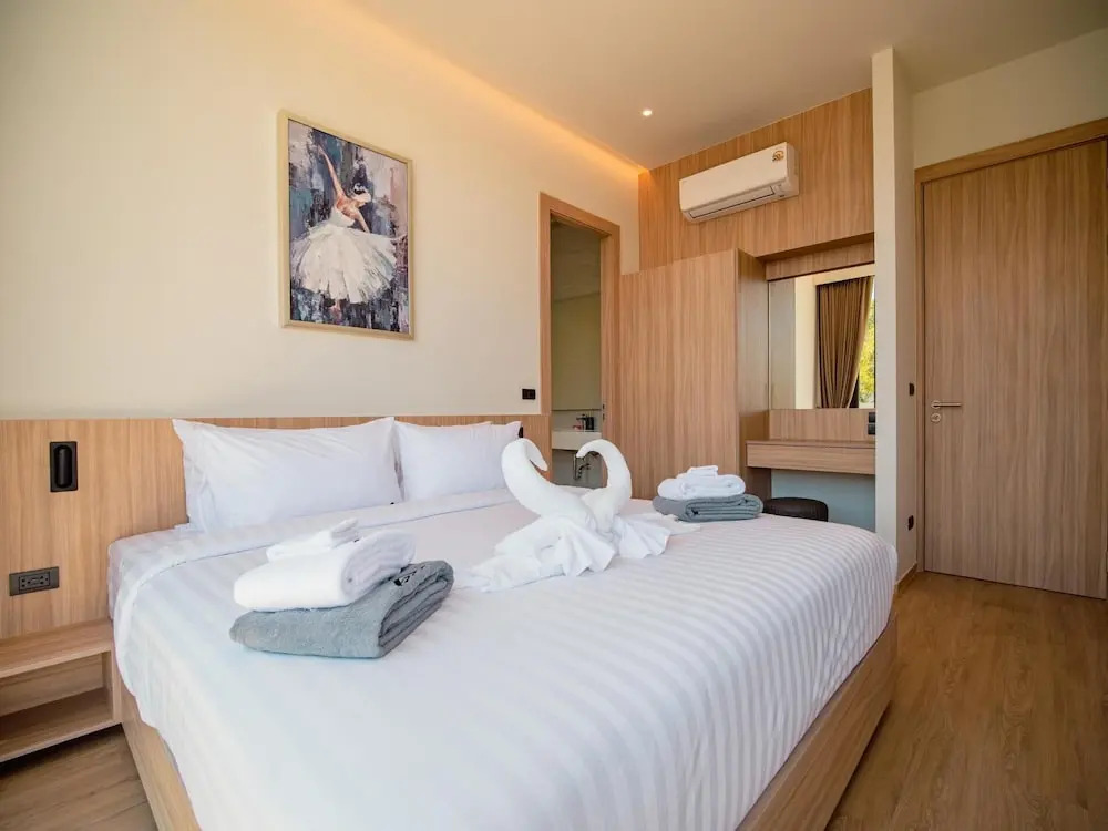 Elegant Aileen 3 Bedroom Pool Villa Naithon